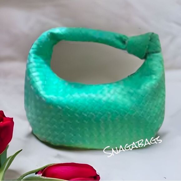 NEW LEATHER LARGE MINT GREEN SOFT WOVEN SHOULDER TOTE HOBO BAG - Picture 1 of 13